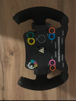 Trustmaster f1 wheel - 2