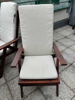 Zahradni nabytek vcetne postaru - 2