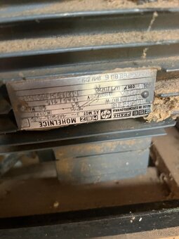 Stolní cirkulárka 400 V (motor MEZ Mohelnice) - 2