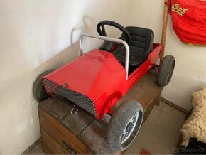 Plechové šlapací auto - 2