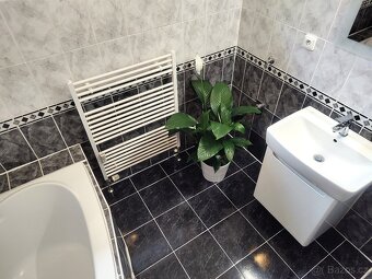 Prodej bytu 1+kk 33m² + 48m² terasa/zahrádka, Praha-Trója - 2