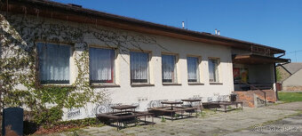 Dům vhodný k podnikaní + bydleni.Pozemek 1820m2. - 2