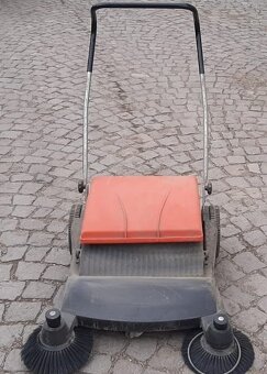 Ruční zametací stroj HKM 800 - 2