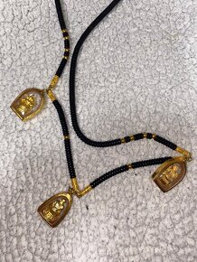 Náhrdelník zlatem spojovaný, amuletové přívěsky, Thajsko - 2