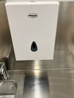 Hygienická stanice nerezová mobilní provedení s čerpadlem - 2