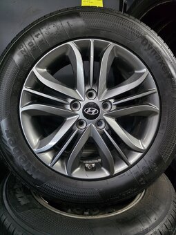 Alu kola original Hyundai R17 SUV 225/60 R17 letní zánovní - 2