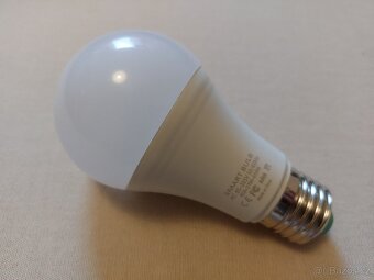 WiFi LED RGB žárovka - 2