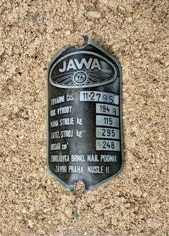 Jawa 250 perak, 555 pionýr - výrobní štítky - 2