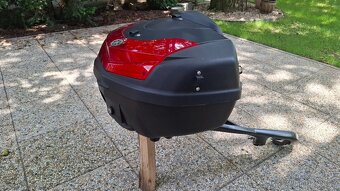 Nosič x-max od r. 2017 a kufr Yamaha 39L - 2