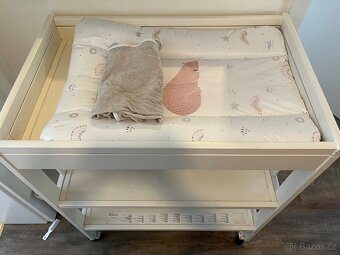 Přebalovací pult IKEA - 2