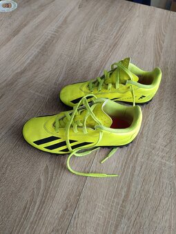 Prodám dětské kopačky Adidas na umělou trávu v. 34 - 2