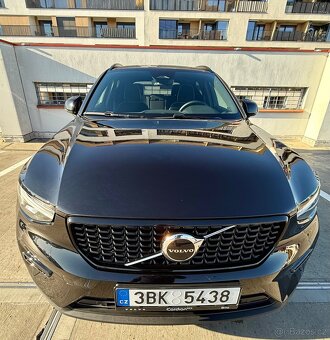 Volvo XC40 PLUS DARK, B4 FWD, 145 kW 2026 - 2
