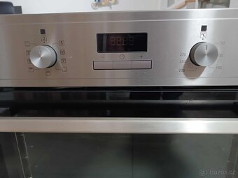 Electrolux vestavná trouba série 600 SurroundCook EOF3H40X - 2