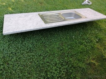 Kuchyňska deska s dřezem - 2