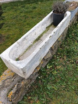 Betonové koryto, betonový květináč - 2