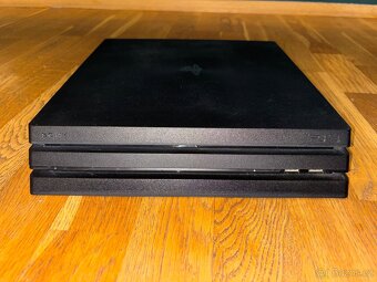 Sony PlayStation 4 PRO - 2