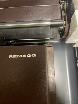 Prodám velmi zachovalý psací stroj značky Remagg - 2