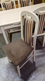 Jídelní stůl a čtyři židle - 2