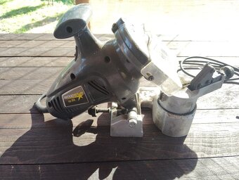 Bruska řetězů pil - 2