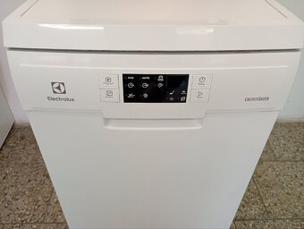 Myčka nádobí Electrolux - 2