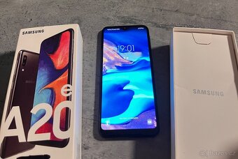Samsung Galaxy A20e - 2