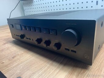 Luxman A384 - Hybrid s lampou na předku - 2