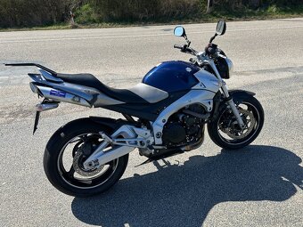 Suzuki GSR 600 - 2