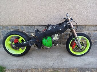 Kawasaki ZX 750 - 2