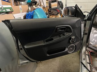 Dveře levé přední Subaru Impreza GD - 2
