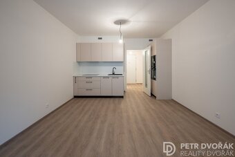 Pronájem bytu 1+kk 33 m2 Poděbradská, Praha - Hloubětín - 2