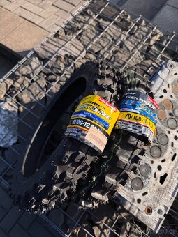 Prodám sadu pneu Dunlop na ktm sx 50 ( gas-gas, husqvarna) - 2