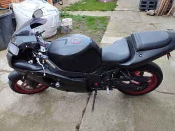 Suzuki GSX-R 600 - 2