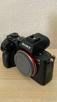 Sony A7 II + příslušenství (závěrka 5 tis.) - 2