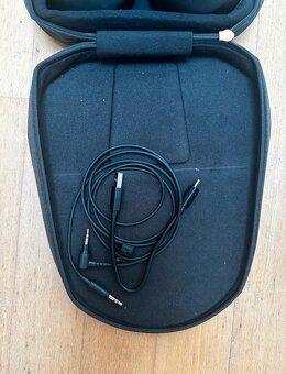 Bezdrátová sluchátka Sony WH-1000 XM5 - 2