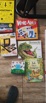 Knížky , hry , komiksy Marvel , puzzle pouze celek - 2