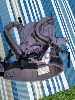 Ergonomický nosič Liliputi, klokanka včelka,chránič hlavy - 2