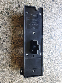 Ford Focus Mk2 - ovladač oken a zrcátek - 2