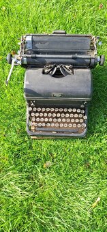 Psací stroj Royal - 2