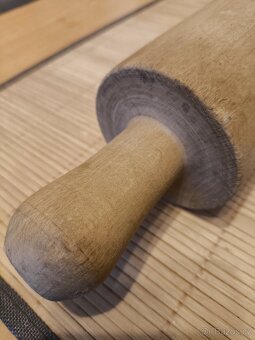 váleček na těsto - 2