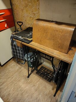 Prodám starý šicí stroj - 2