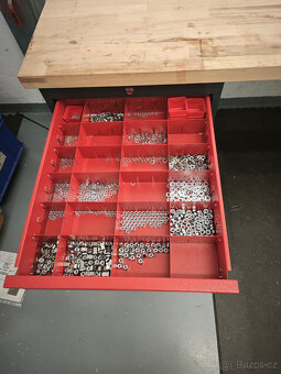 Dílenský stůl s šuplíky - 2