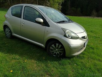 Aygo. 1.0 i Clima, 5x dveře, alu kola, EXPORT - 2