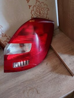 Škoda Fabia 2 zadní světla - 2