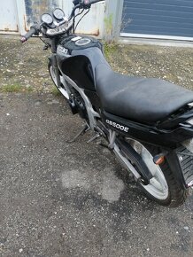 Suzuki gs 500e - 2