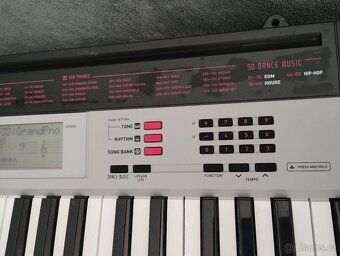 Klávesy Casio - 2