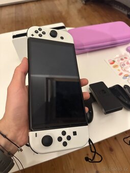 Nintendo switch OLED + bohaté přislušenství - 2
