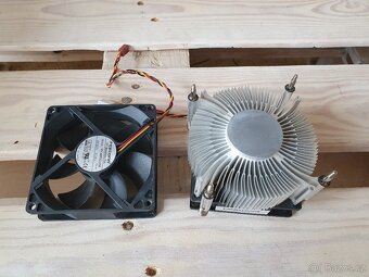 Chladič socket 1150 a větráček, komplet : 100kč - 2