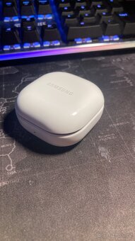 Dobrý den prodám krabyčku od sluchátek samsung - 2