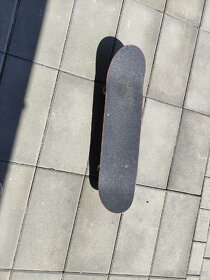 Skateboard+přilba - 2