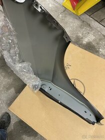 Přední levý blatník Mercedes Benz W166 A1668800206 - 2